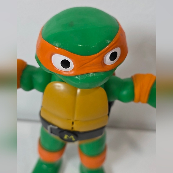 Teenage Mutant Ninja Turtles: 10" Stretch N Shout Michelangelo Figure by Playmat - Picture 3 of 9